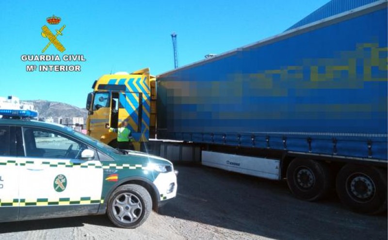 <span style='color:#780948'>ARCHIVED</span> - Seven times over the alcohol limit at the wheel of a 40-ton HGV in Cartagena