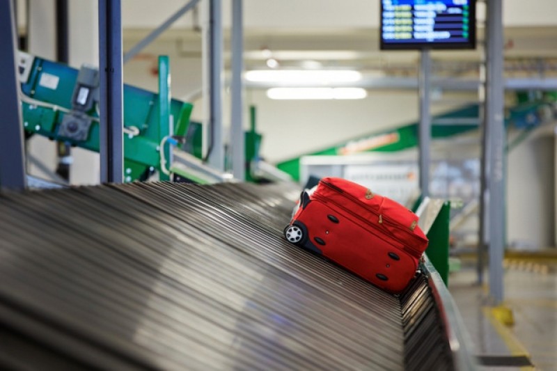 <span style='color:#780948'>ARCHIVED</span> - Passengers through Spanish airports dropped by 99.4 percent in April