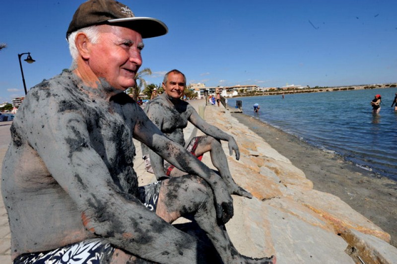 <span style='color:#780948'>ARCHIVED</span> - Mud bathing and beaches open in San Pedro del Pinatar