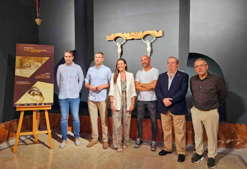 September 6 to November 6 Art exhibition Los Asomaos by Lidó Rico in Caravaca de la Cruz