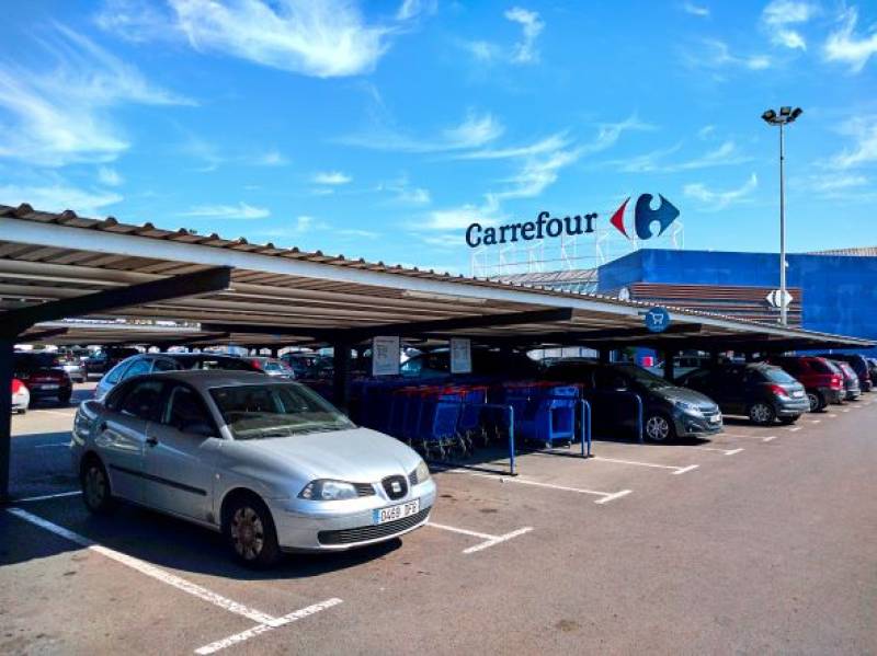 Carrefour fires cashier in Almería for spending €12 with redeemable vouchers intended for customers