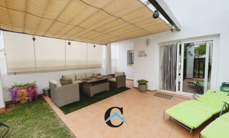 2-bedroom golf apartment for sale at Condado de Alhama for less than €100K